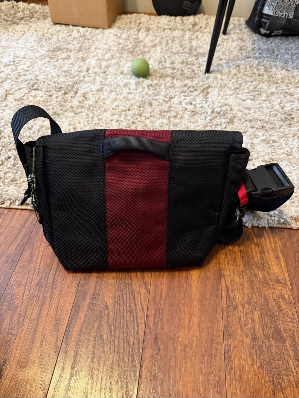 Timbuk2 Messenger Bag Red/Blk Large Laptop Commuter Crossbody NWT travel